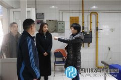 金牛區(qū)教育局副局長許婭到九里堤小學檢